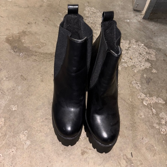 Platform booties - Picture 3 of 3